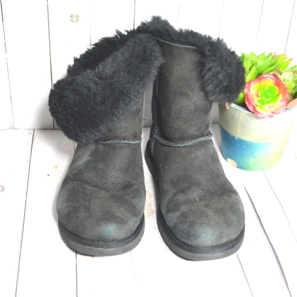 UGG Australia Womens Bailey Button BOOTS 5803 - Picture 2 of 6